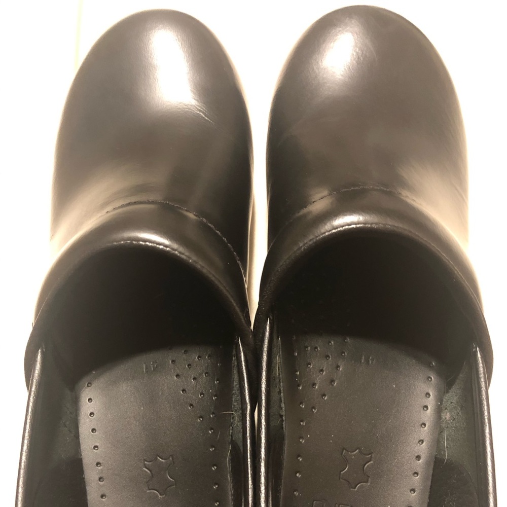 Dansko - Black Leather Clog - 41/10-10.5